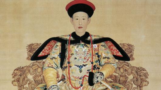 Emperor Qianlong enjoying himself in snowy weather